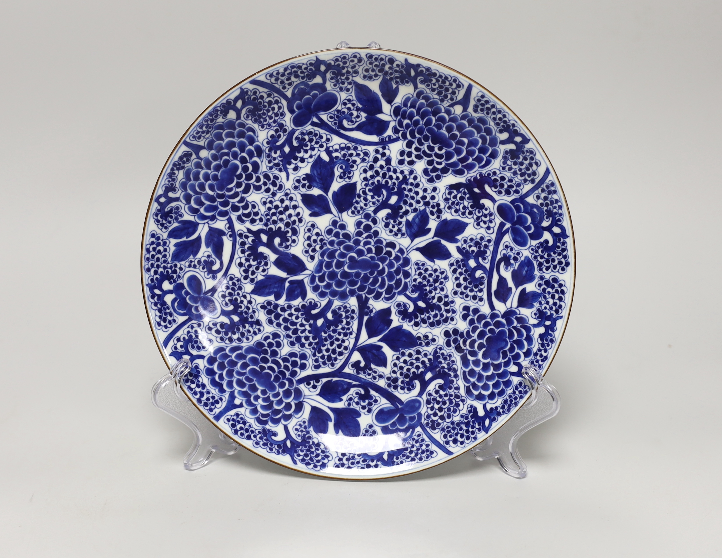 A Chinese underglaze blue dish, 25cm diameter (boxed)